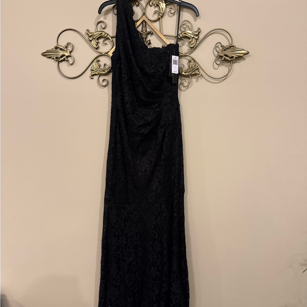 Elegant Black Lace One-Shoulder Dress